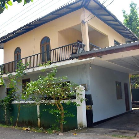 Dulina Holiday Home 阿努拉德普勒 外观 照片